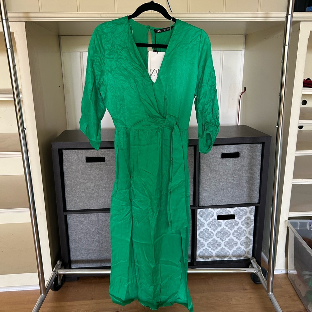 Zara women’s green long dress. Brand new with tags